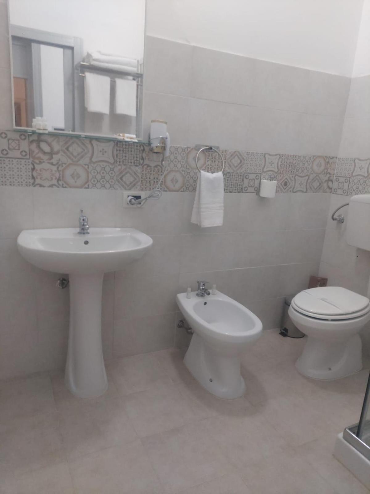 Guest House Lamphotel Militello 팔레르모 외부 사진