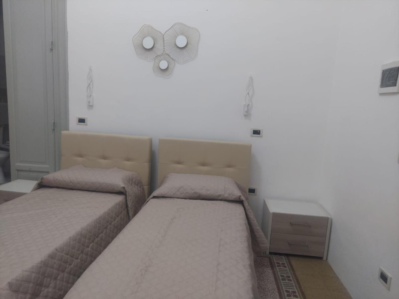 Guest House Lamphotel Militello 팔레르모 외부 사진