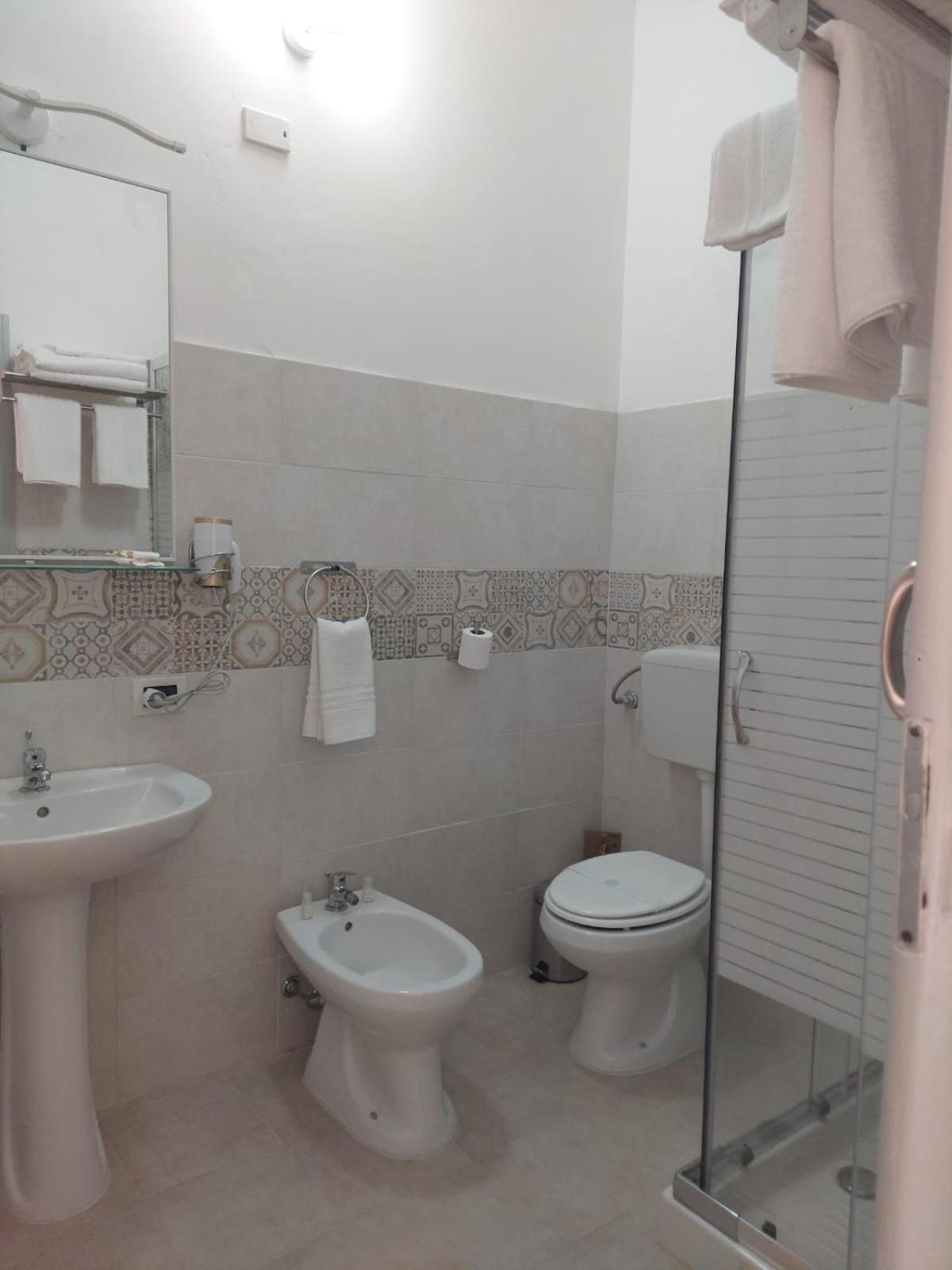 Guest House Lamphotel Militello 팔레르모 외부 사진