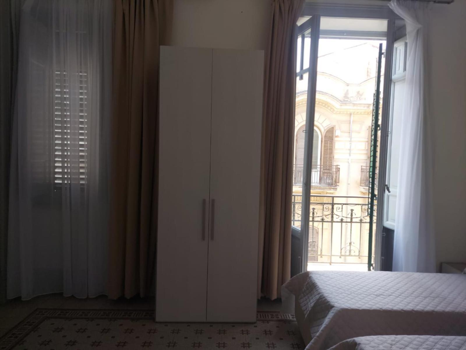 Guest House Lamphotel Militello 팔레르모 외부 사진